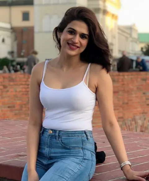 Female Escorts Khar