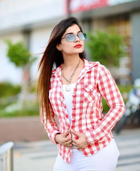 Female Escorts in Thakurli