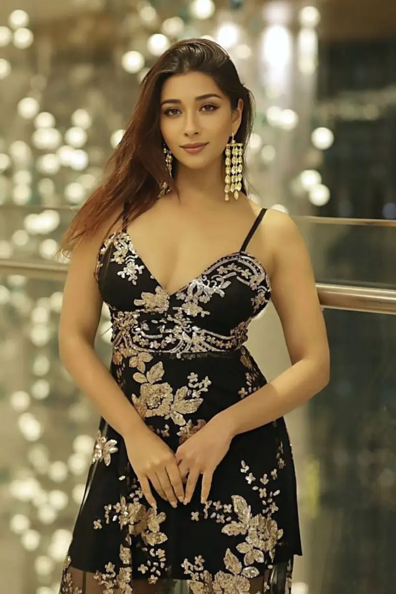 Unsatisfied Female Escorts in Mumbai